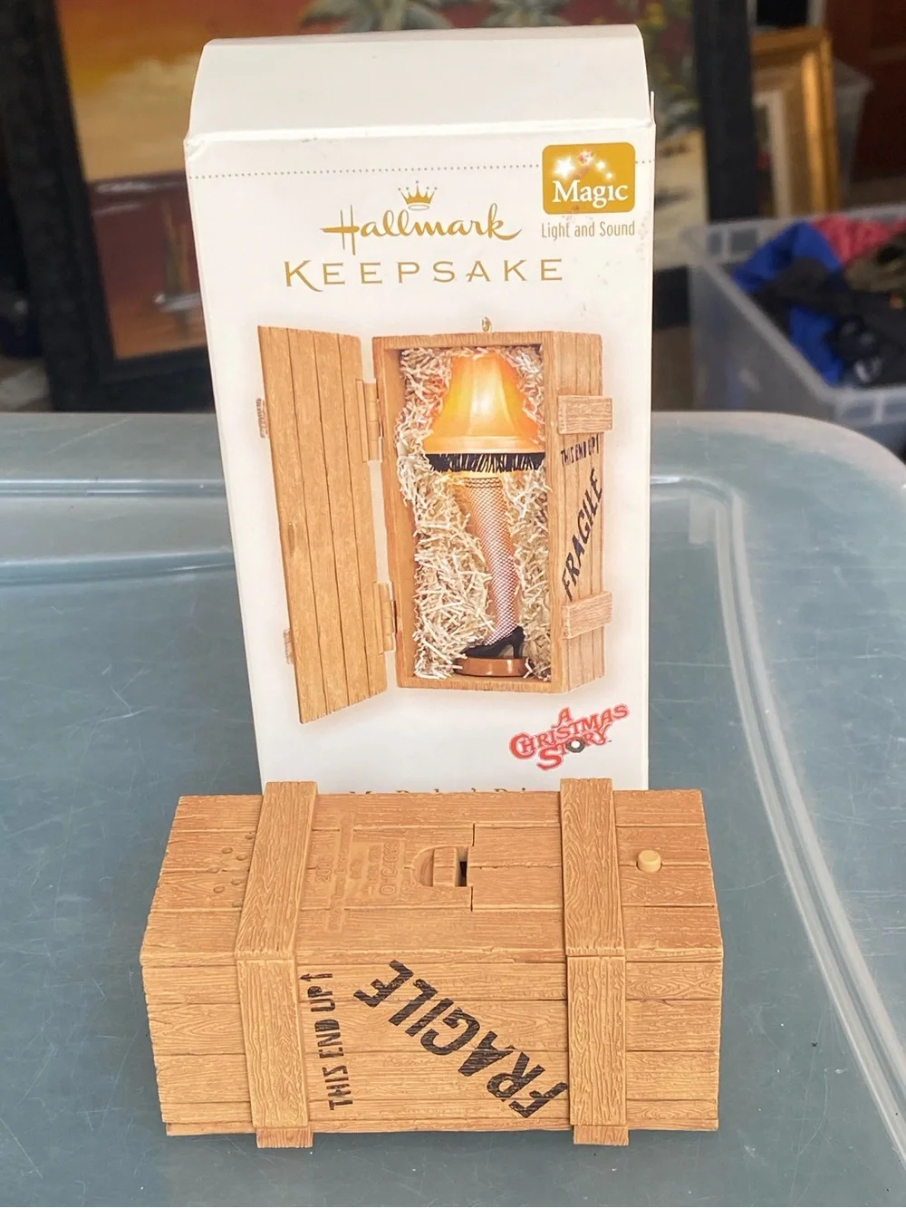 2006 Hallmark Keepsake Christmas Ornament Mr. Parker's Prize Leg Lamp Magic